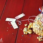 Patriotic Caramel Corn {and free 4th of july printables!}