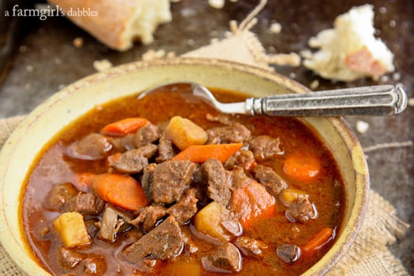 What is a good recipe for crockpot goulash?