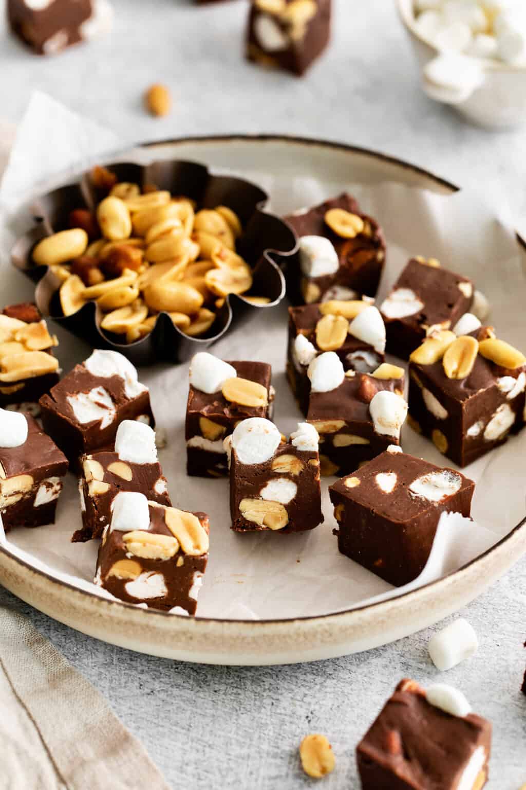 Easy Rocky Road Fudge Recipe A Farmgirl's Dabbles