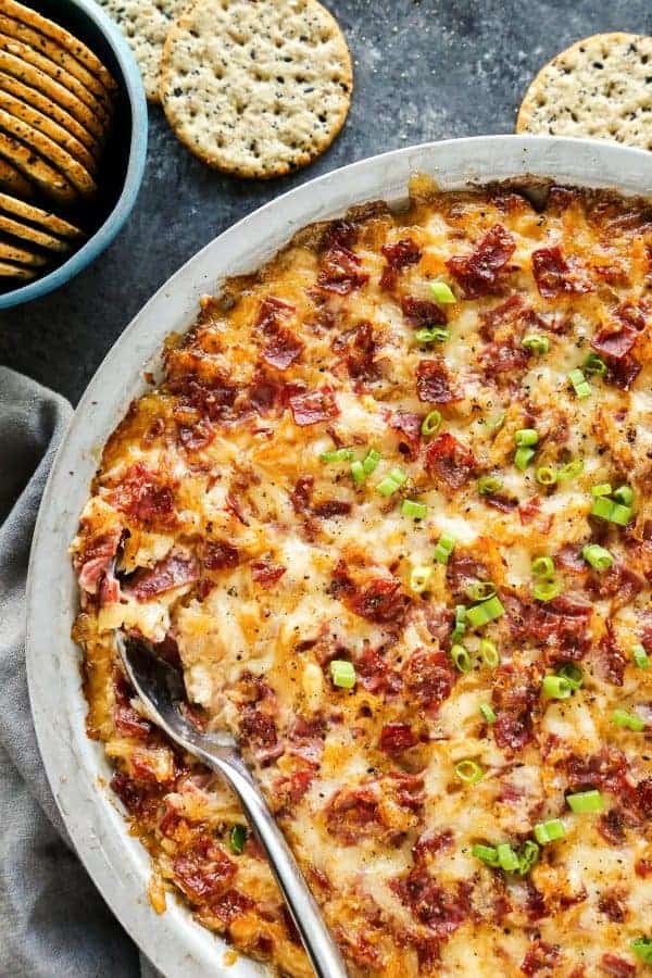 baked reuben dip with crackers