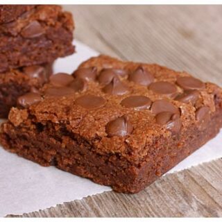 a stack of brownies