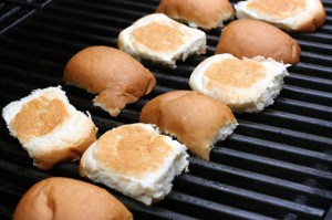 530_IMG_8897_grilling the buns