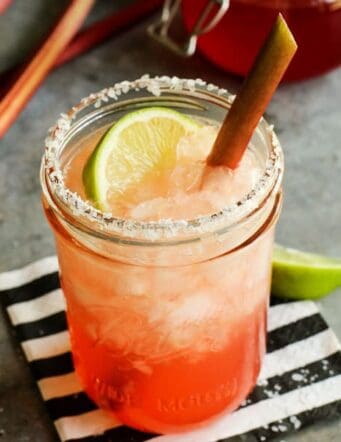 mason jar of rhubarb margarita