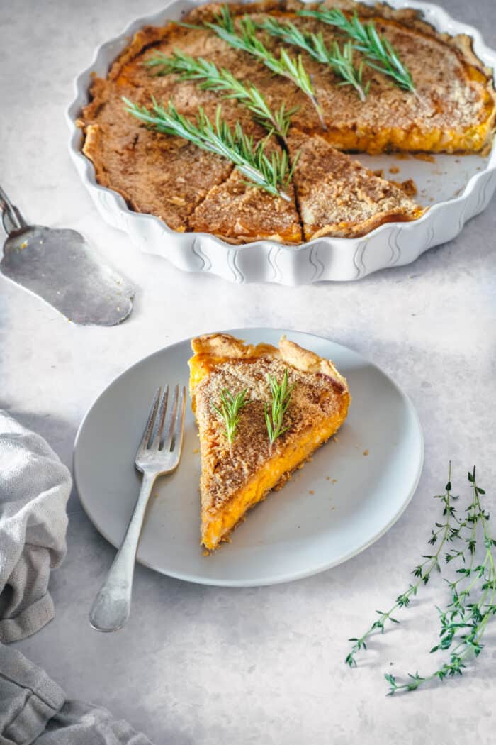 Butternut Squash Tart with Caramelized Onions l a farmgirl's dabbles