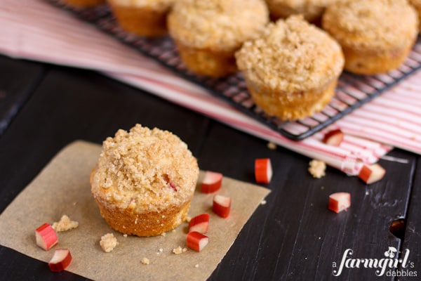 Rhubarb Muffins with Cardamom Crunch Topping