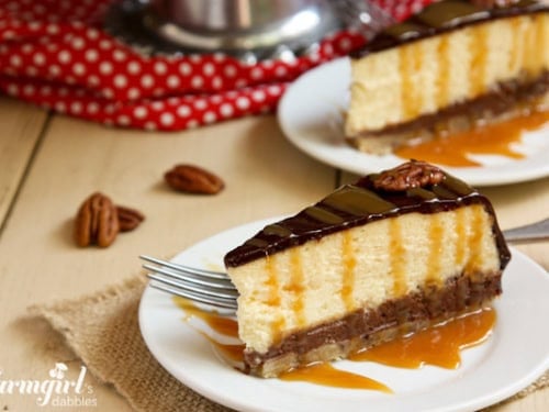 Turtle Pecan Cluster Cheesecake - A Farmgirl's Dabbles