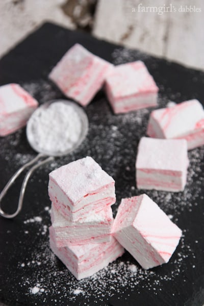 Marshmallows dusted with powdered sugar