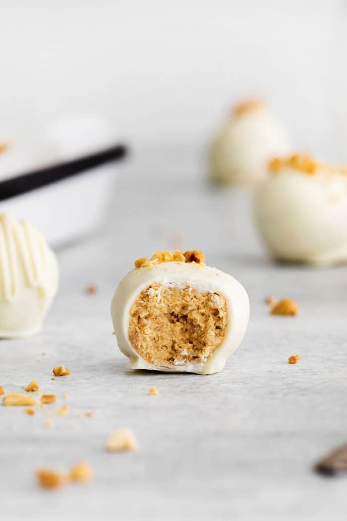 Peanut Butter Balls with Rice Krispies l A Farmgirl's Dabbles