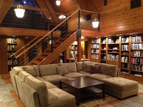 library at the lodge in Canoe Bay