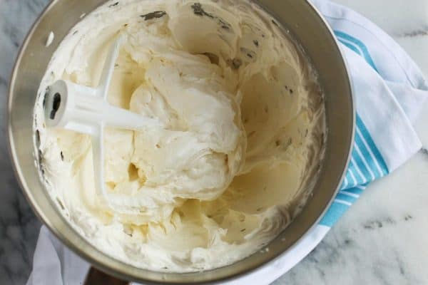 fluffy coconut buttercream frosting