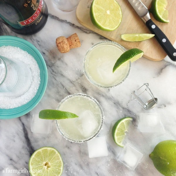 Prosecco Margaritas {bigbatch cocktail} • a farmgirl's dabbles