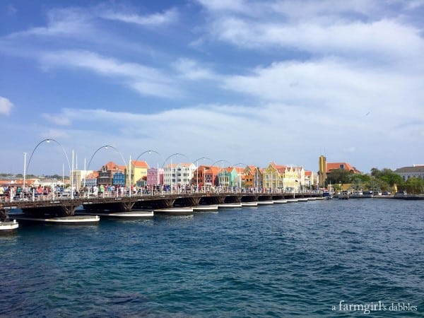 Queen Emma pontoon bridge in Curaçao