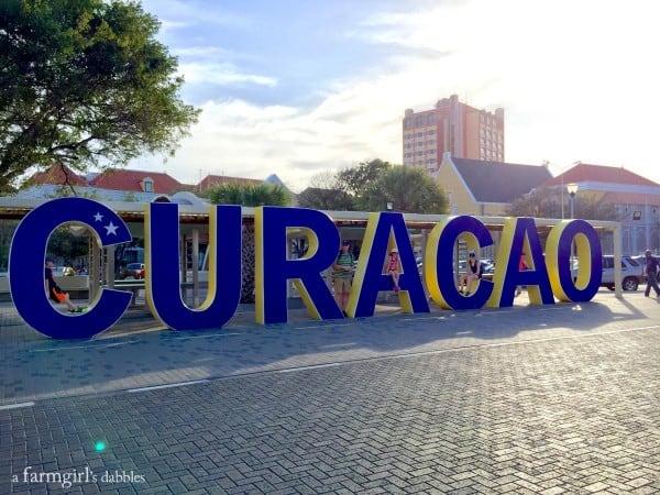 Curaçao sign