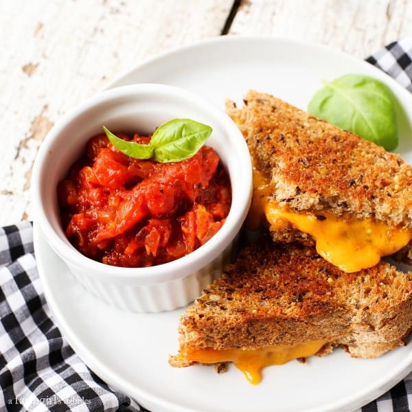 Spicy Italian Tomato Grilled Cheese Dip