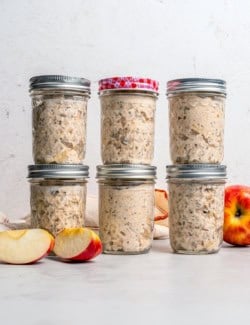 6 jars of overnight oats, stacked 2 by 2