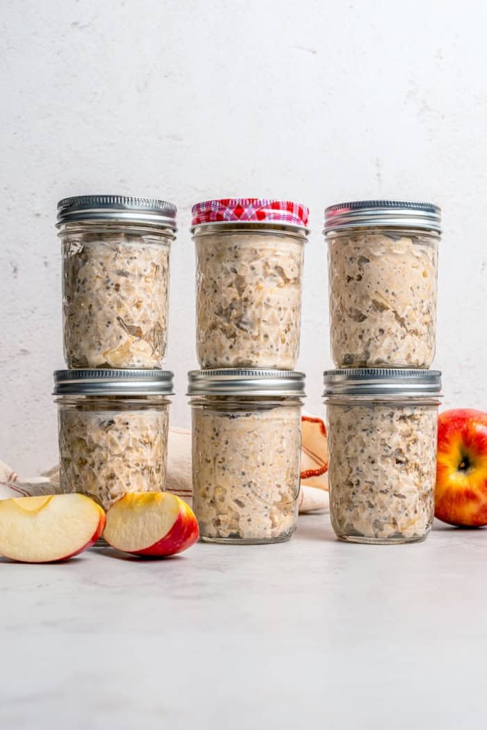 6 jars of overnight oats, stacked 2 by 2