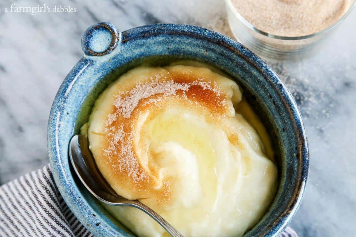 Rømmegrøt with cinnamon sugar