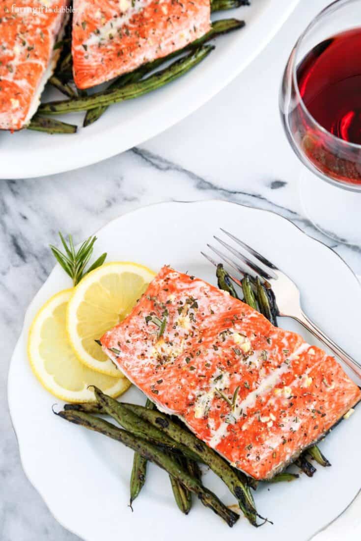 10-Minute Garlic and Rosemary Roasted Salmon - a farmgirl's dabbles