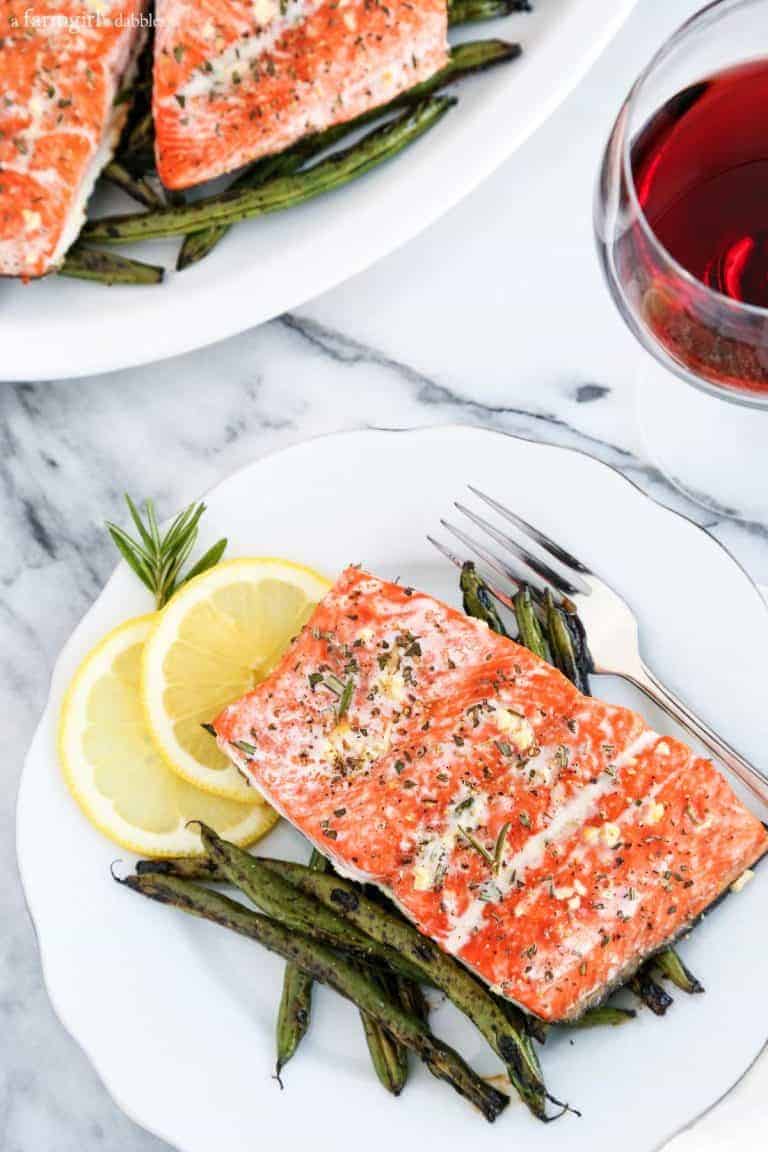10-Minute Garlic and Rosemary Roasted Salmon - a farmgirl's dabbles