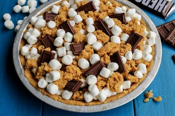 S'mores Pie with chocolate bars