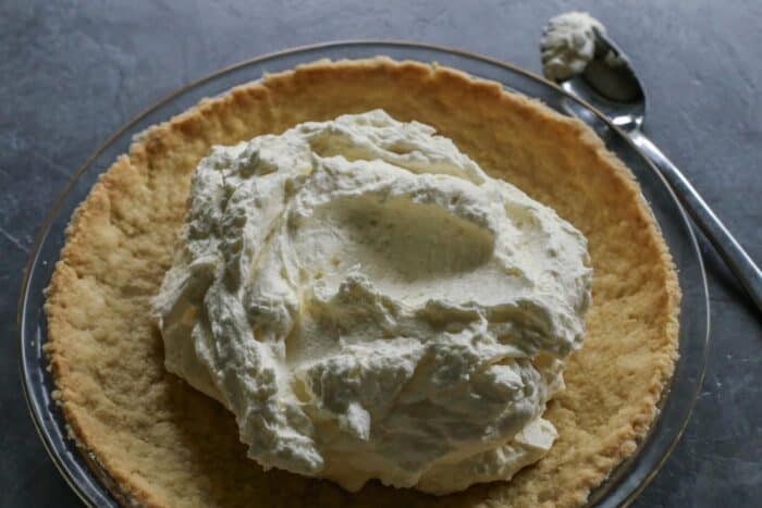 whippy cream cheese mixture in center of baked pie crust