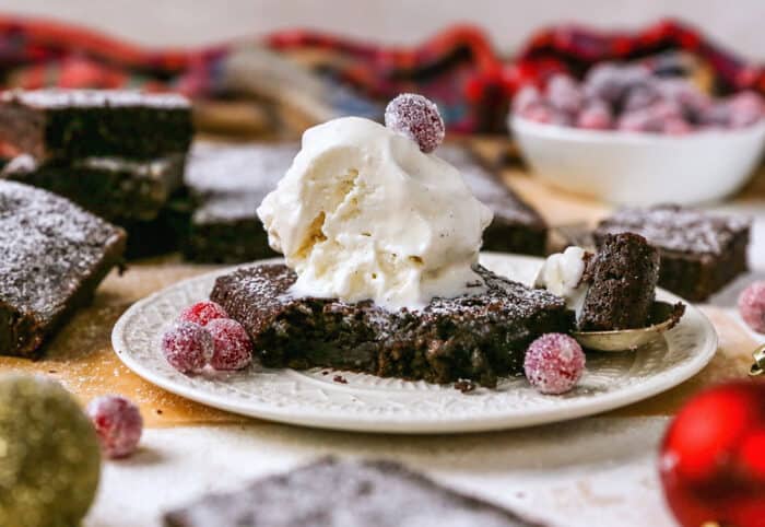 a spoonful of gingerbread brownie and ice cream