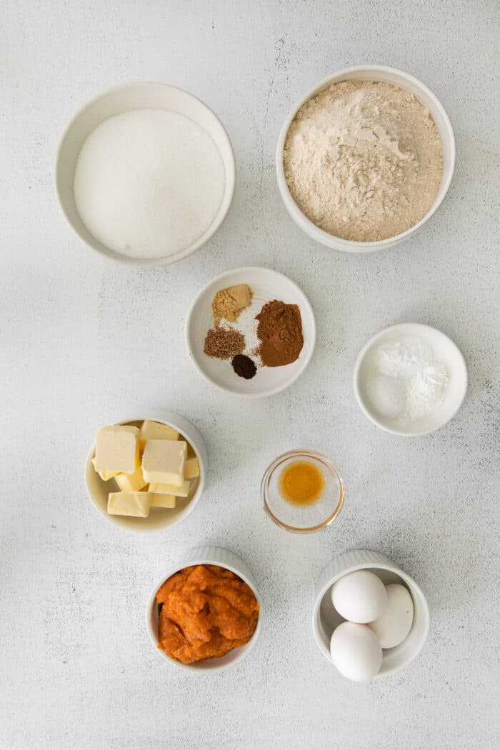 ingredients to make the pumpkin cake