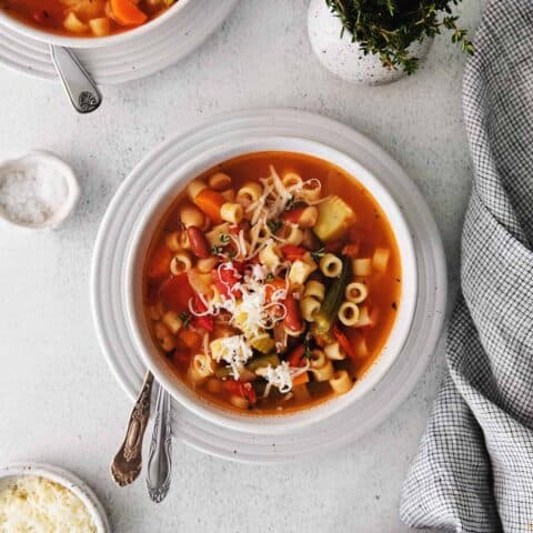 Easy Minestrone Soup Recipe l A Farmgirl's Dabbles