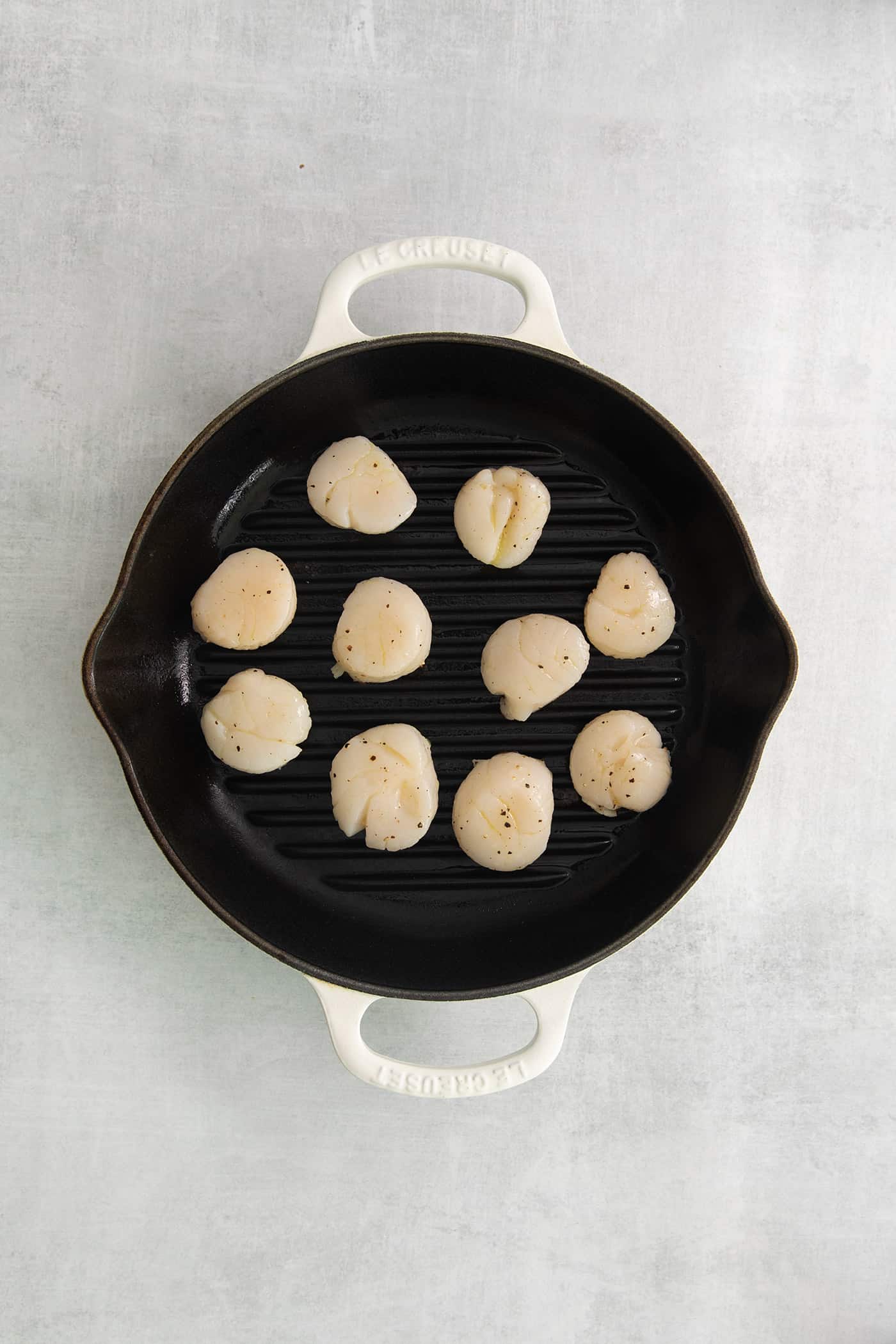 Scallops in a grill pan