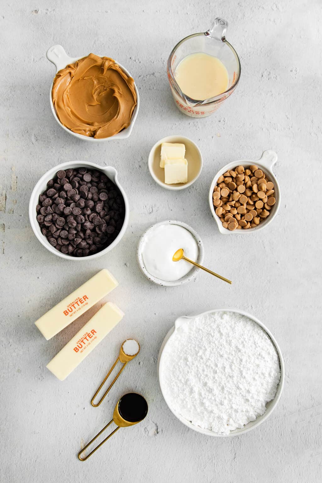 Easy Buckeye Fudge Recipe l A Farmgirl's Dabbles