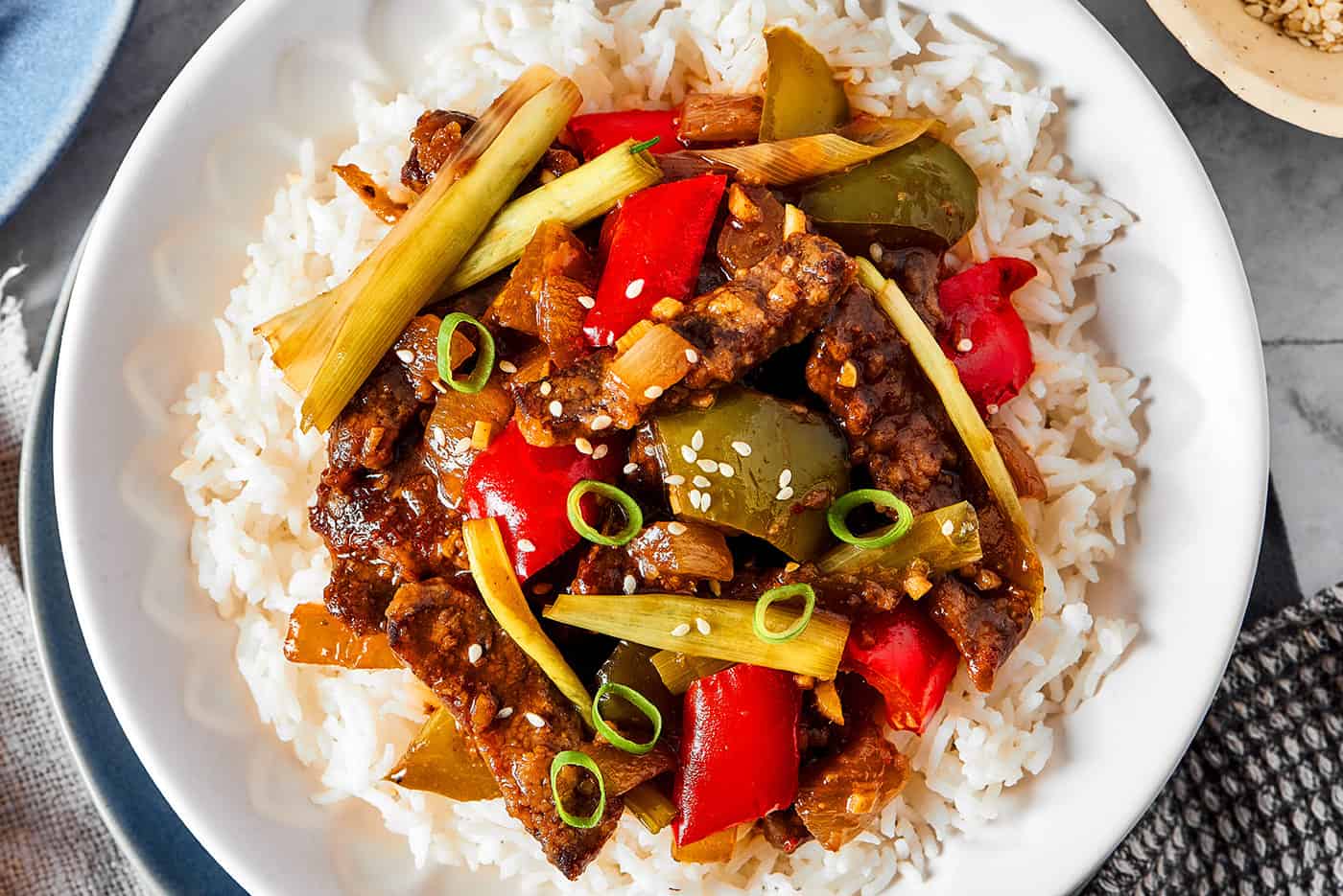 overhead photo of a serving of Hunan beef over rice