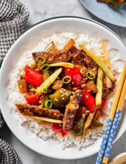 overhead photo of a serving of Hunan beef dish