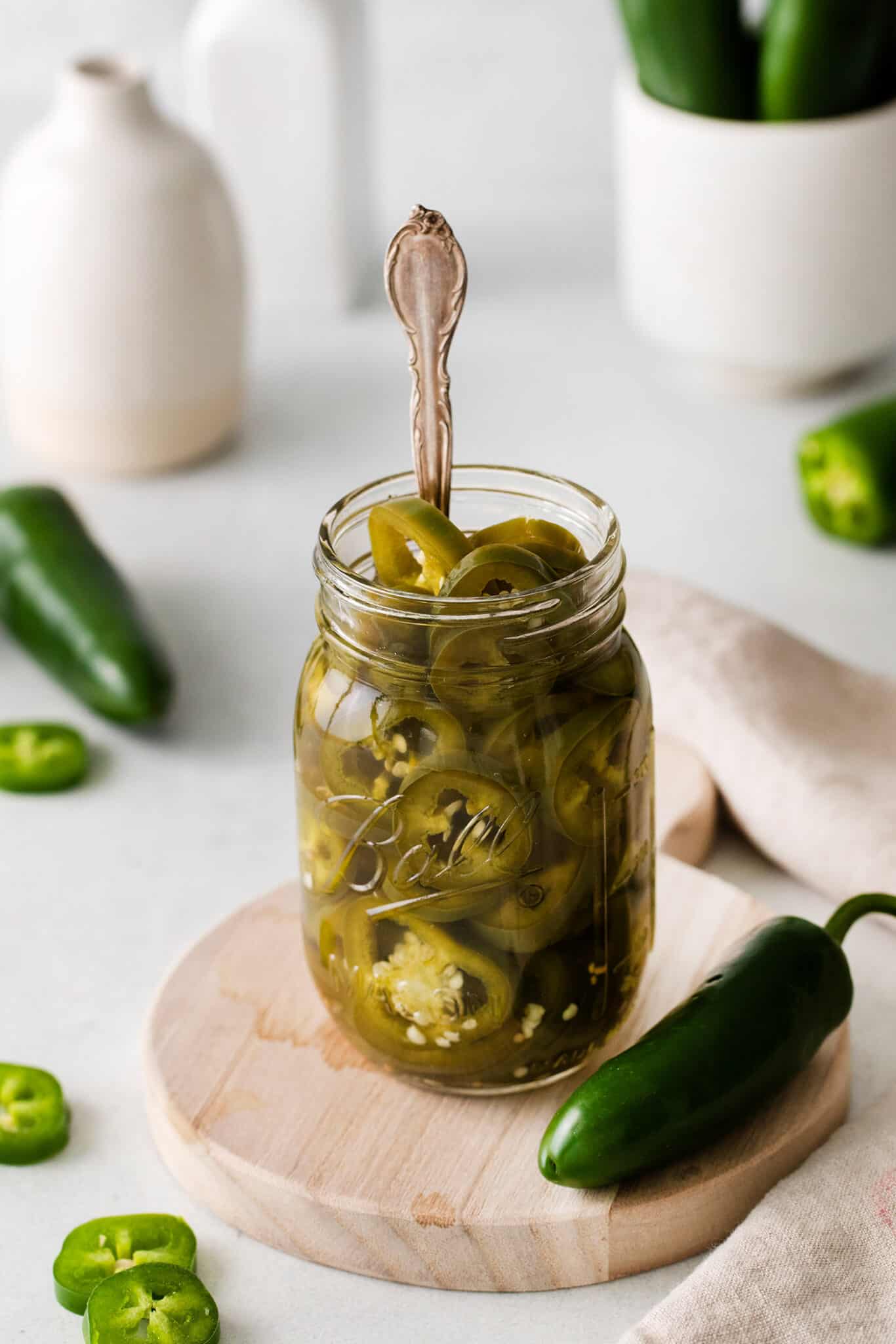 Easy quick pickled jalapenos l a farmgirl s dabbles