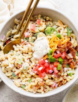 pasta salad with ranch dressing and bacon