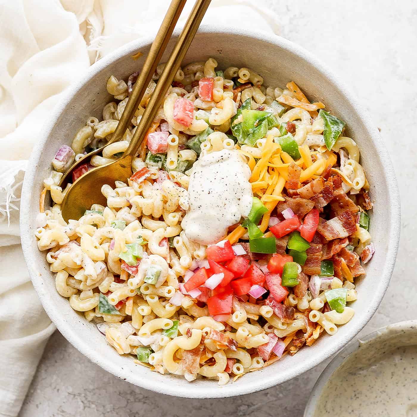 pasta salad with ranch dressing and bacon