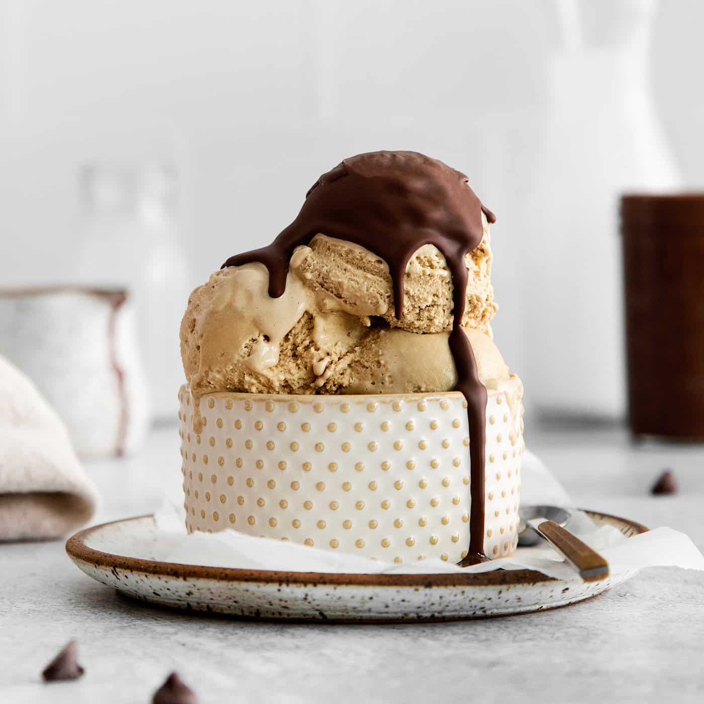 A bowl of ice cream topped with magic shell.