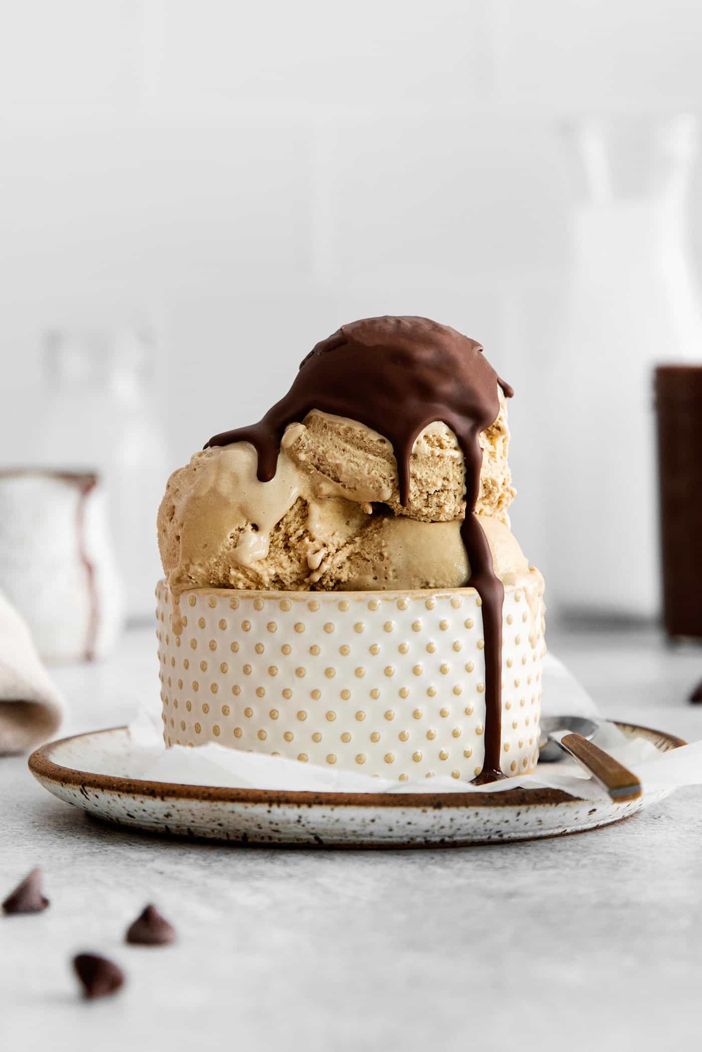 A bowl of ice cream topped with magic shell.