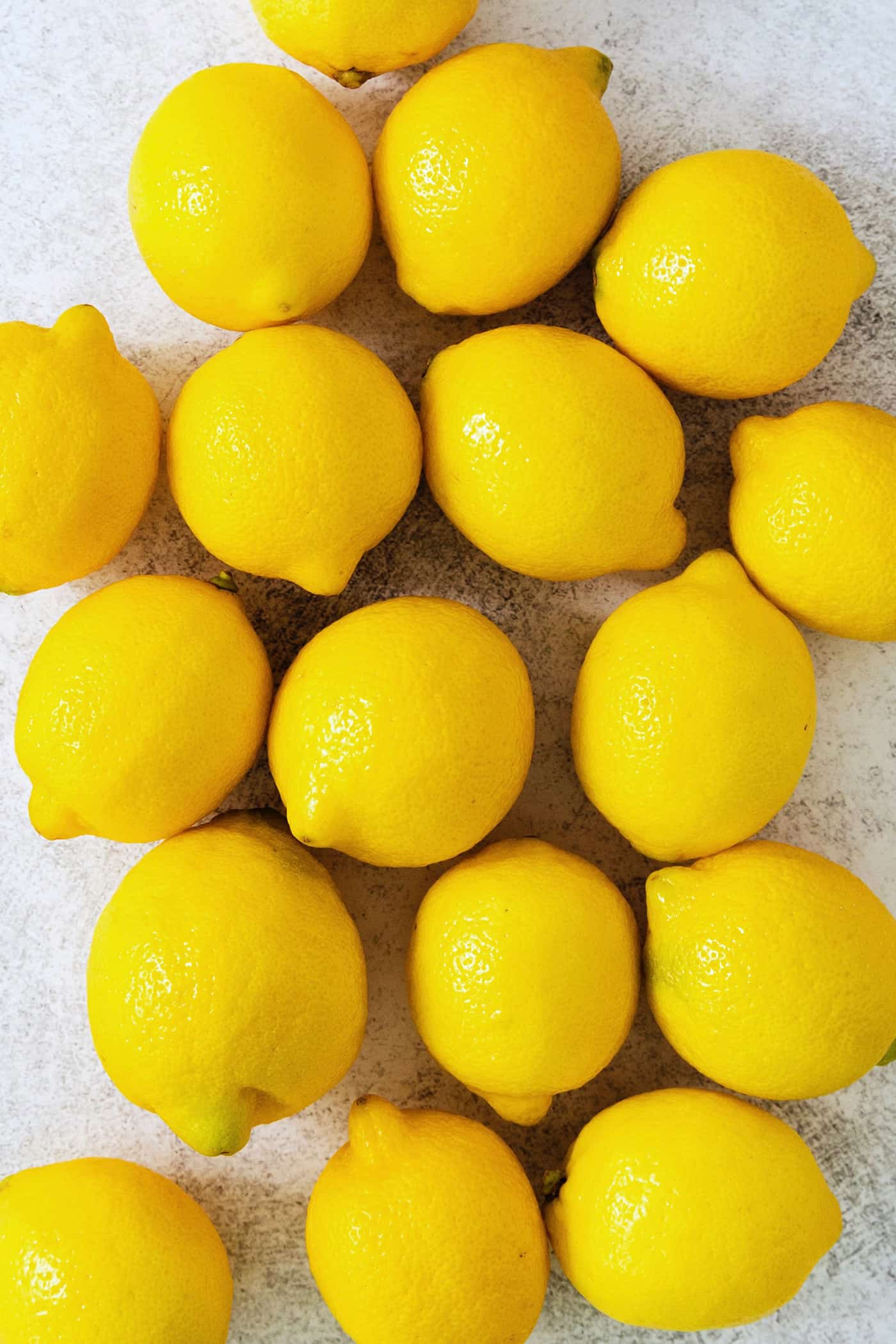 A close up oflemons.