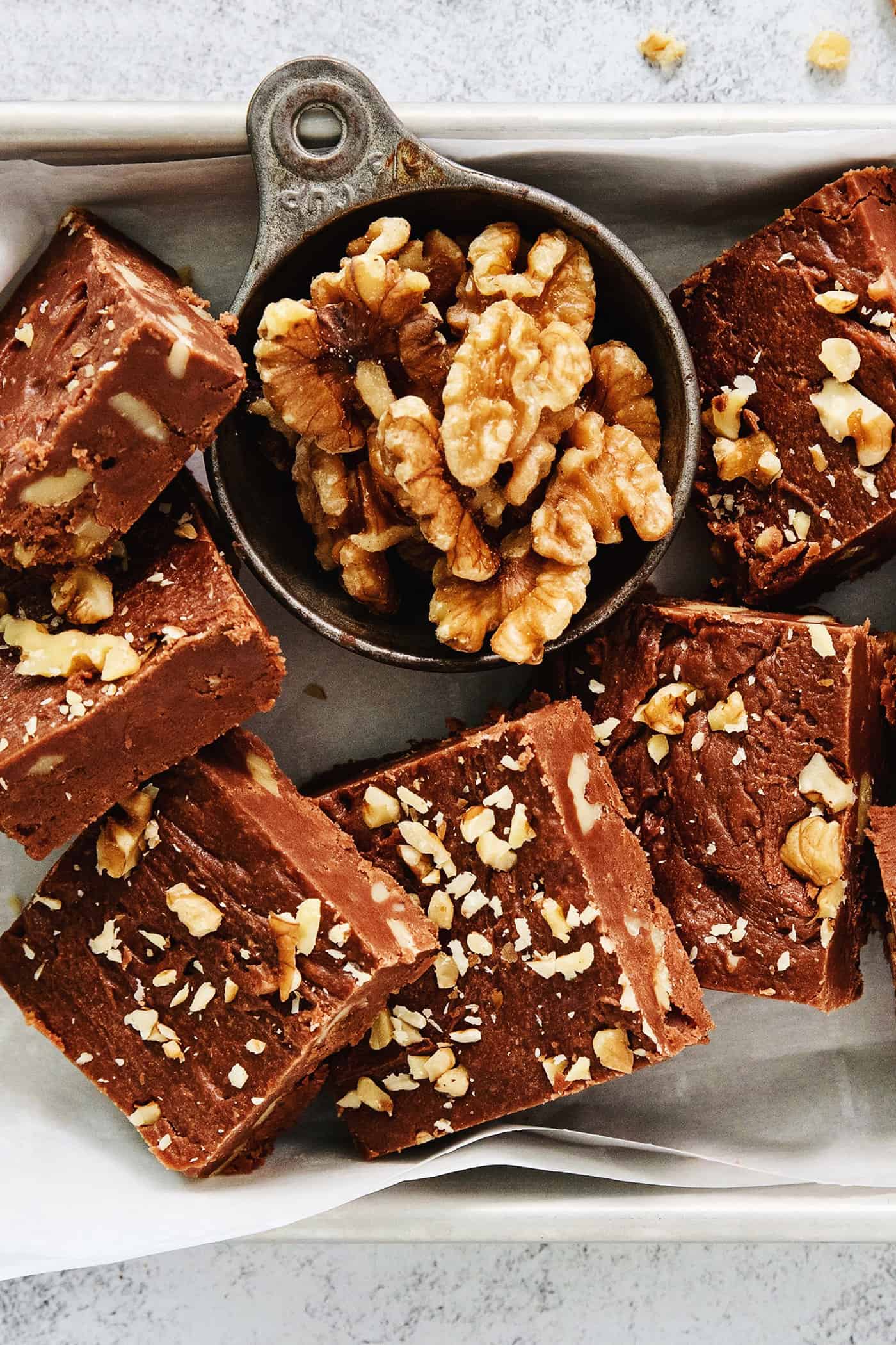 CHOCOLATE WALNUT FUDGE TRAY