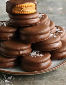 Pinterest image for chocolate peanut butter Ritz cookies