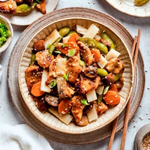 overhead photo of Moo Goo Gai Pan in an earthenware bowl