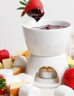 Pinterest image for easy chocolate fondue recipe